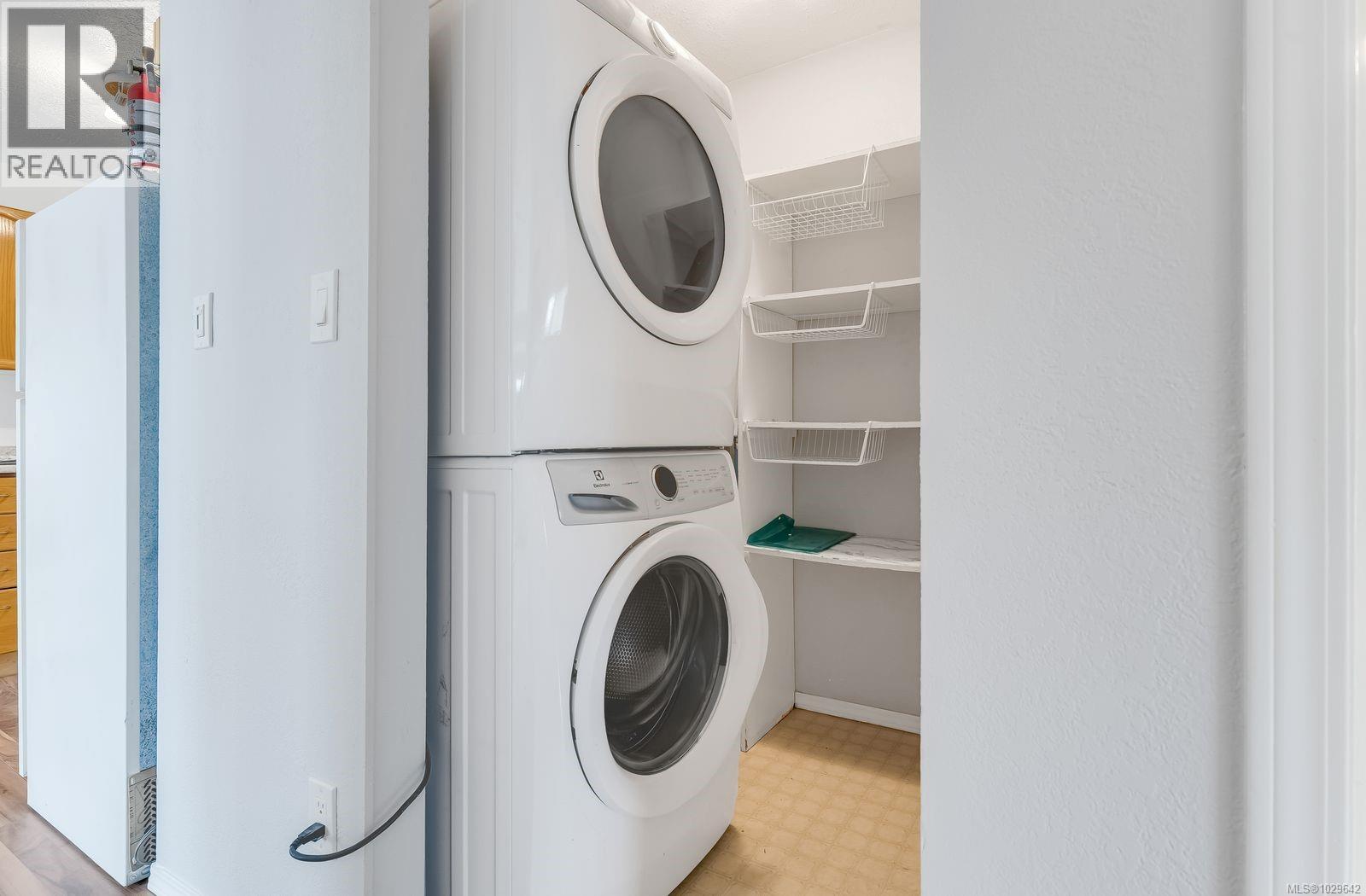 #209 2524 LEWIS ST - 26