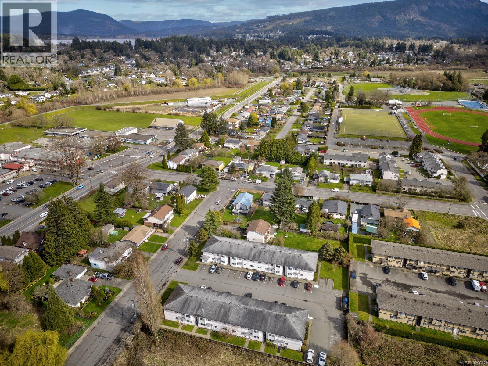 #209 2524 LEWIS ST - 33