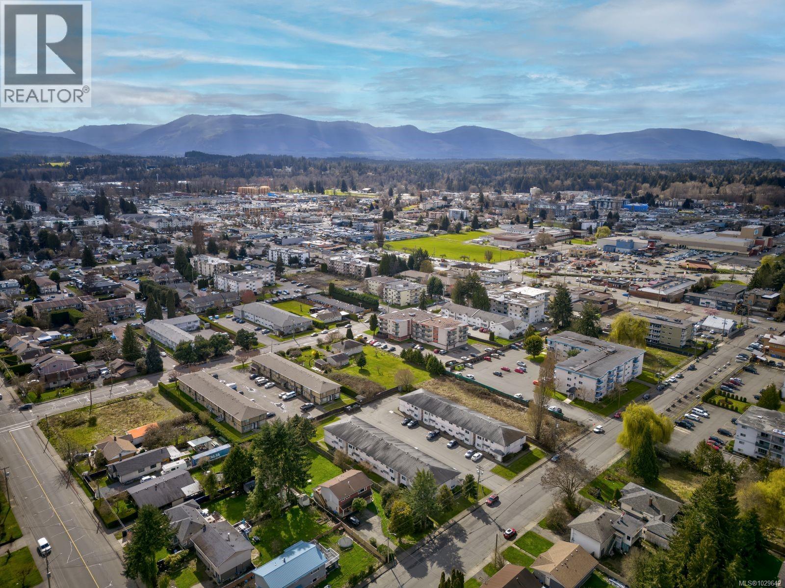 #209 2524 LEWIS ST - 34