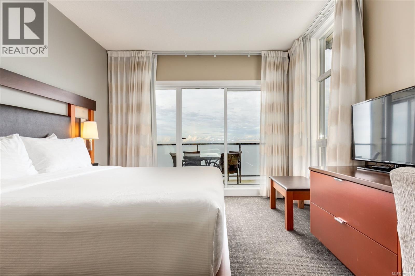 #908 181 BEACHSIDE DR - 18