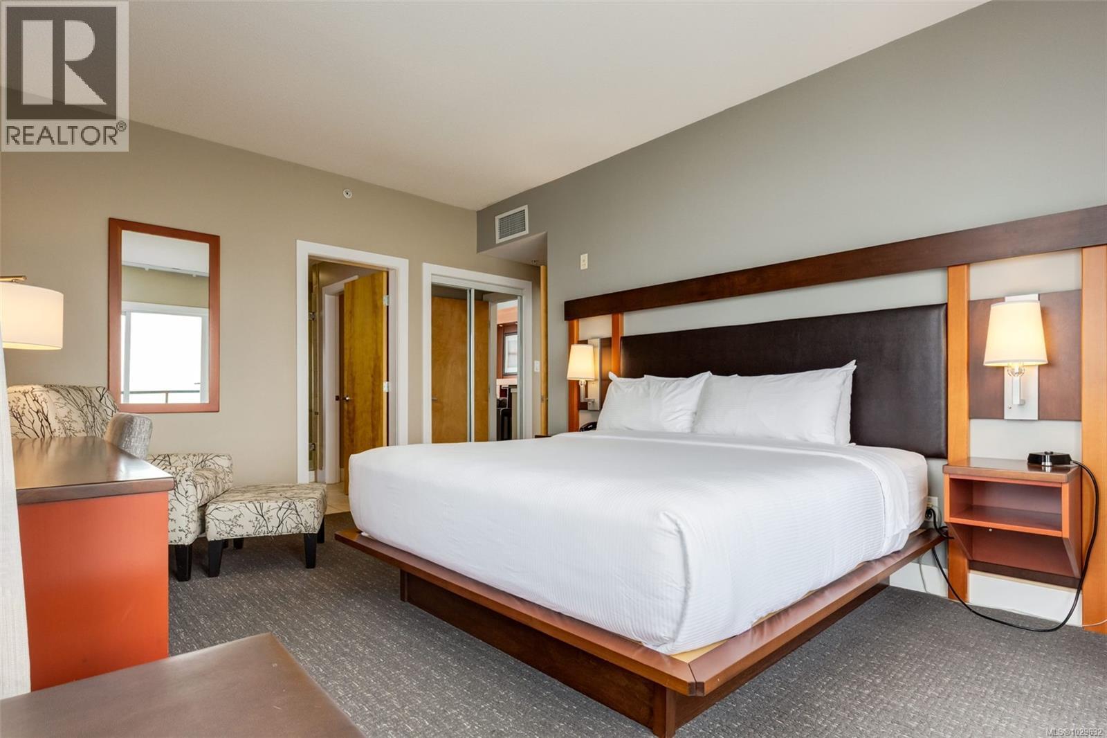 #908 181 BEACHSIDE DR - 22