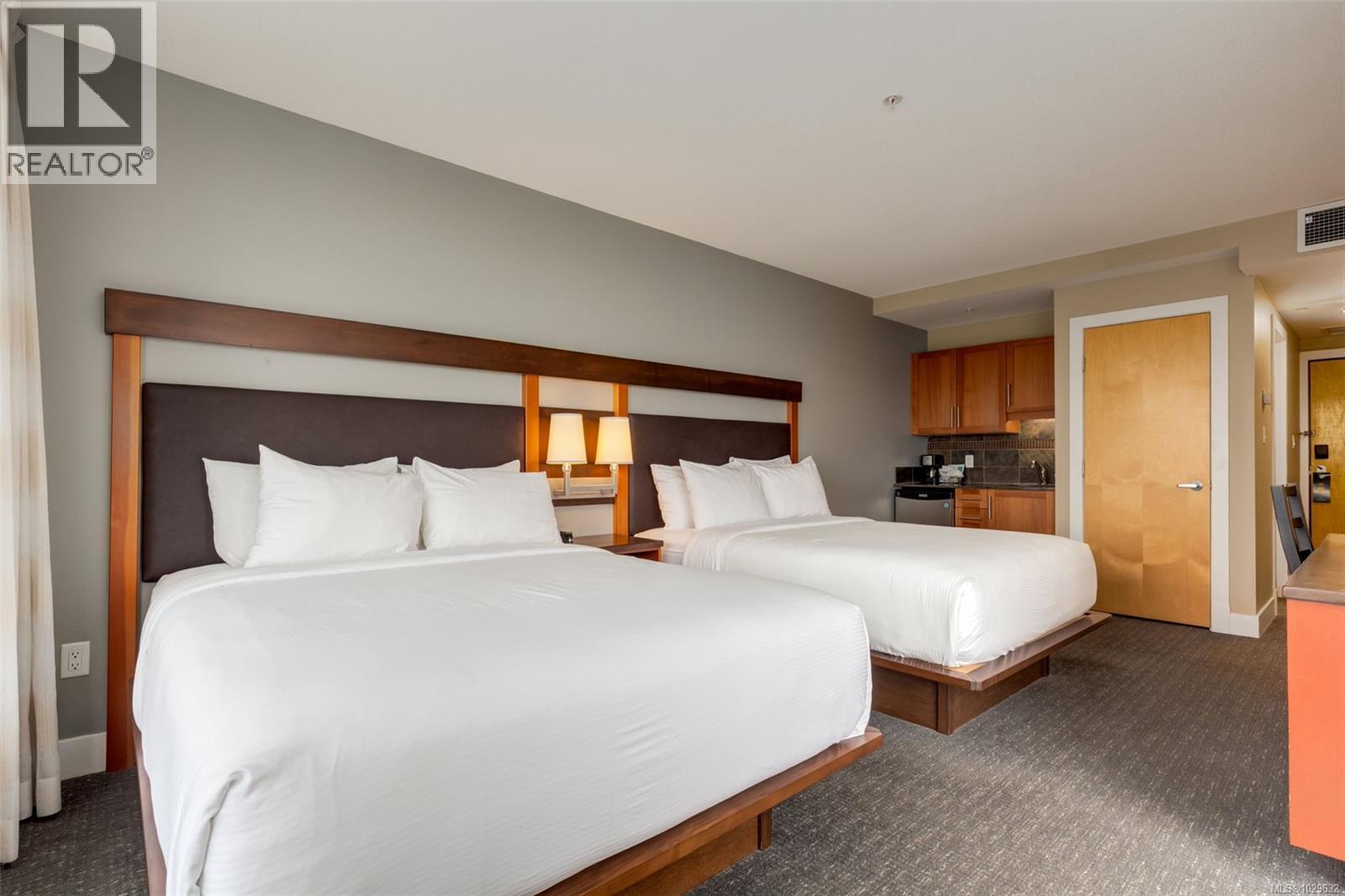 #908 181 BEACHSIDE DR - 39