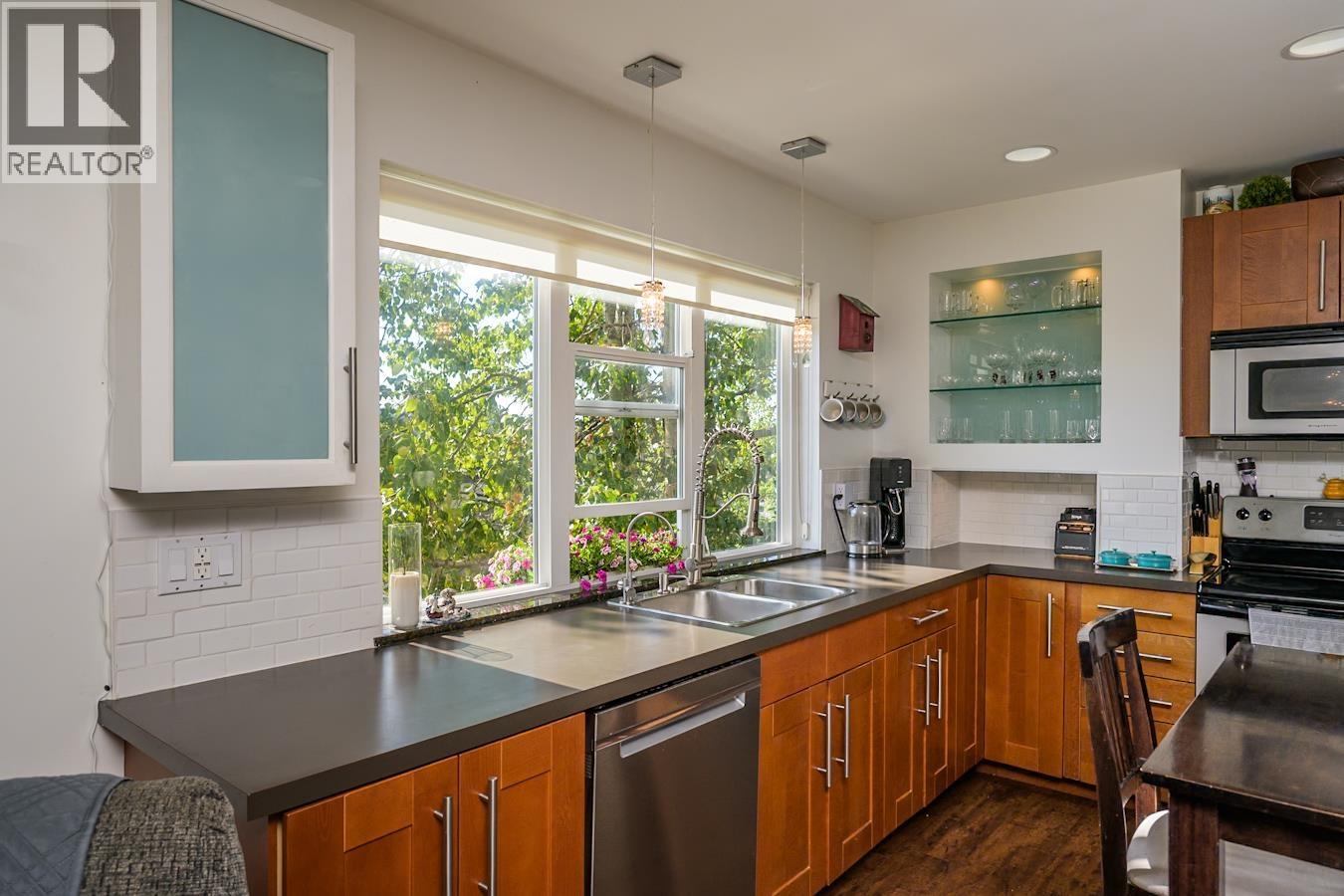 1807 12TH AVENUE - 5