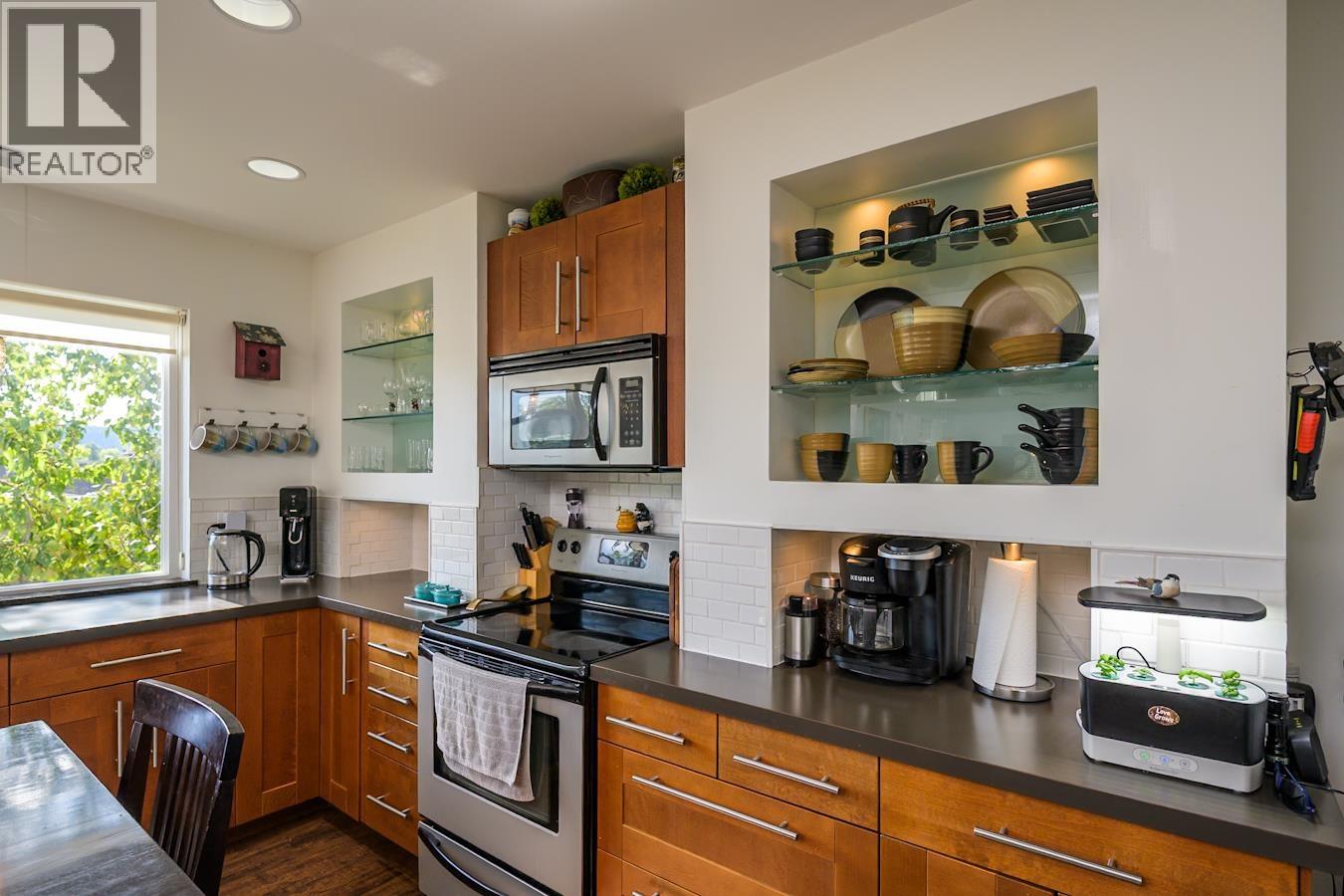 1807 12TH AVENUE - 8