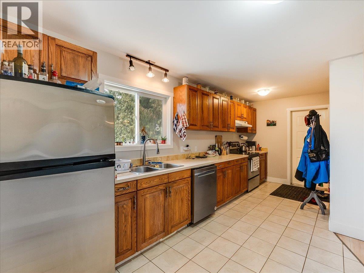 2421 12th Avenue, Castlegar