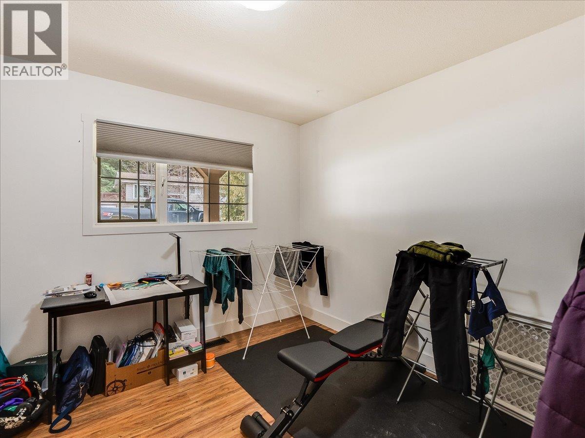 2421 12th Avenue, Castlegar