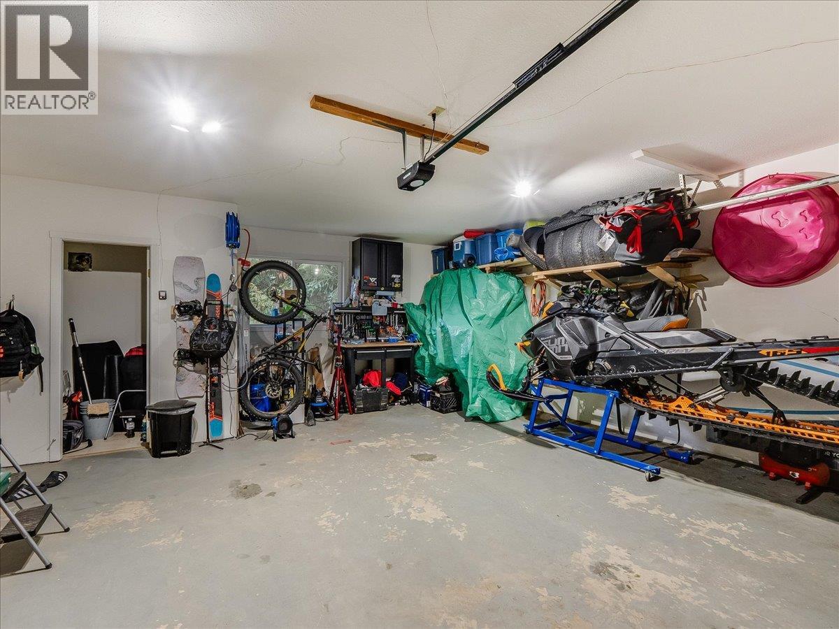 2421 12th Avenue, Castlegar