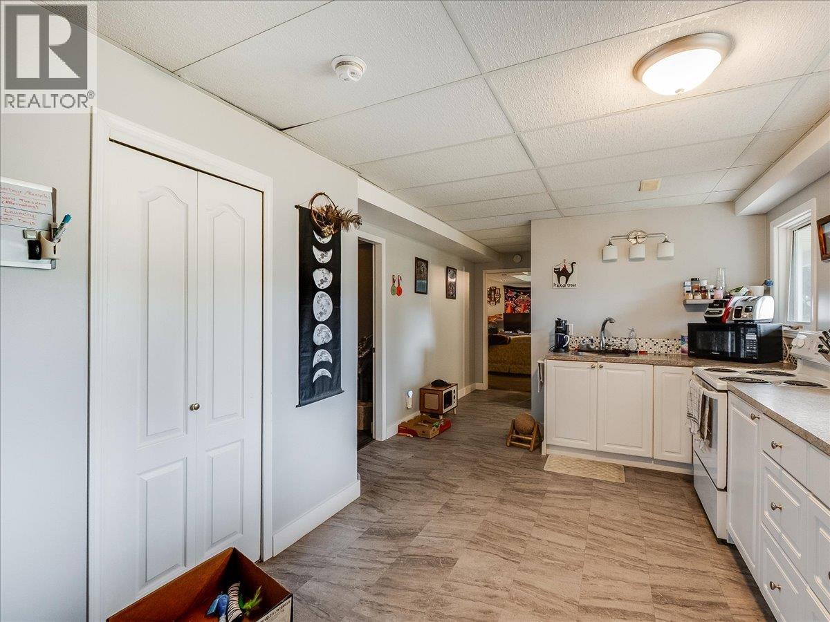 2421 12th Avenue, Castlegar