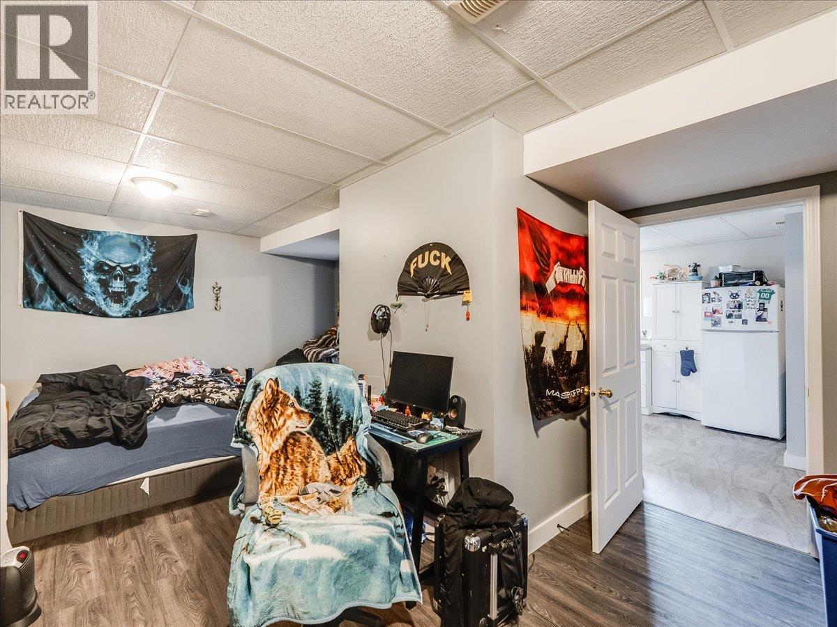 2421 12th Avenue, Castlegar