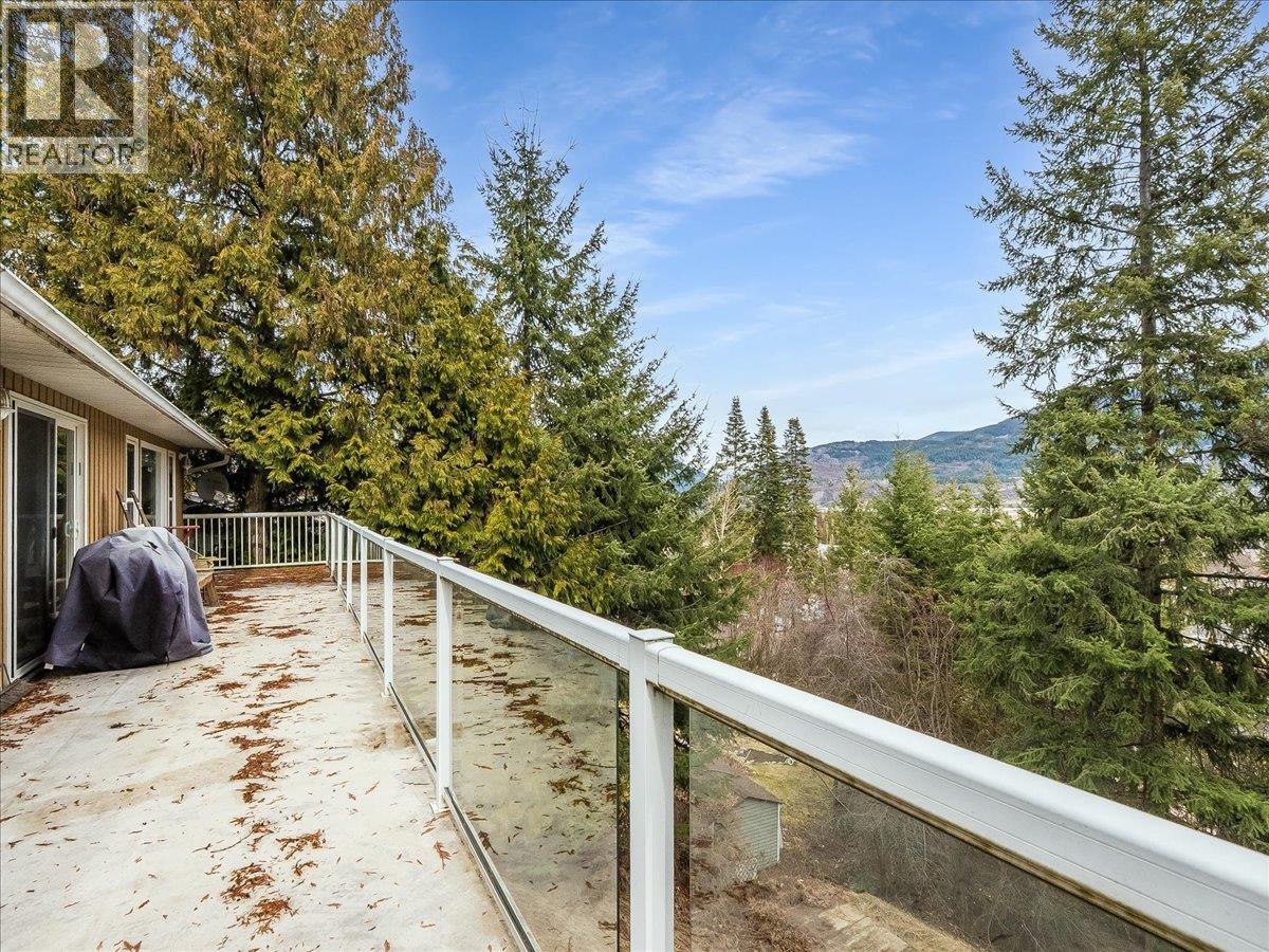 2421 12th Avenue, Castlegar