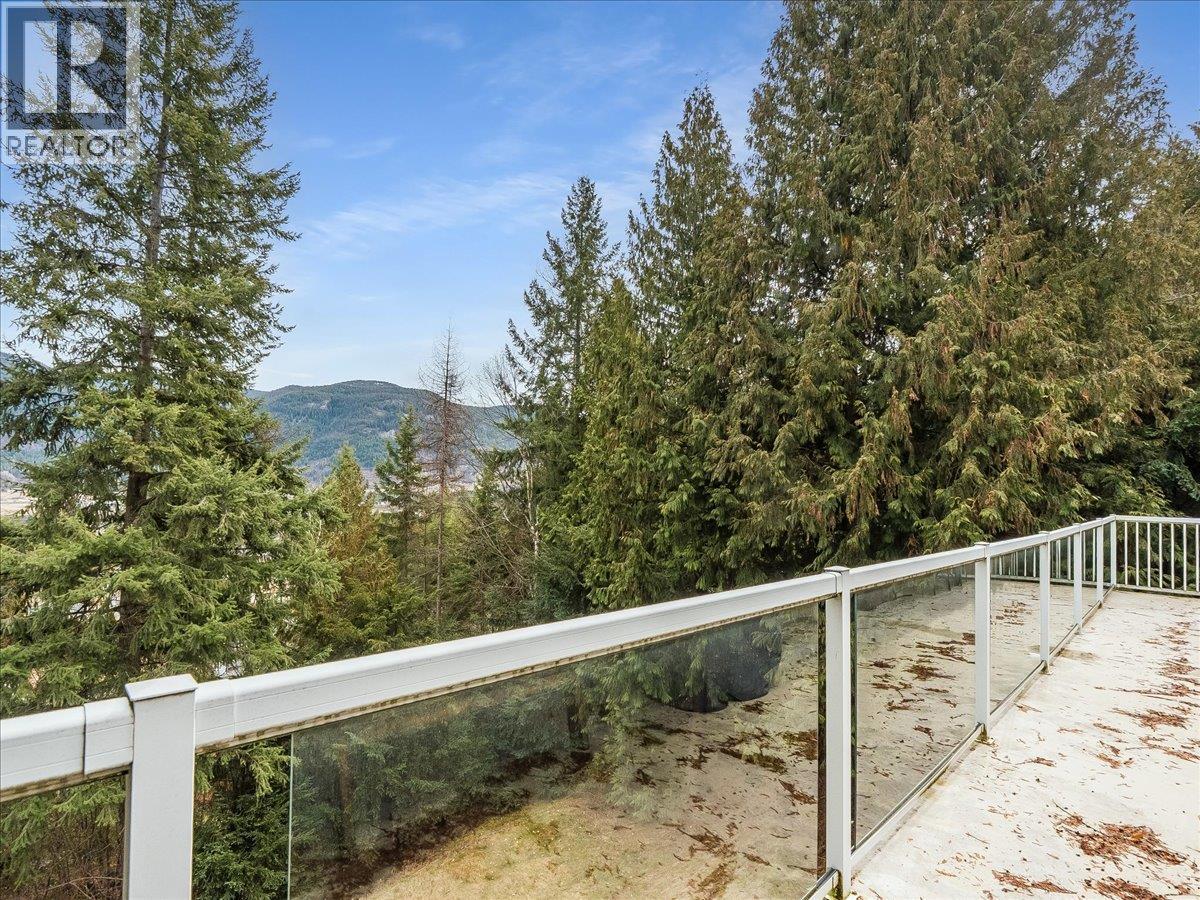 2421 12th Avenue, Castlegar