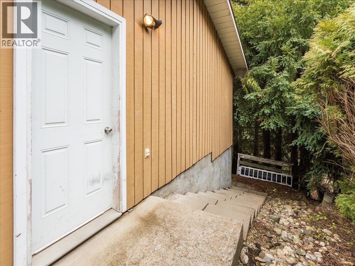 2421 12th Avenue, Castlegar