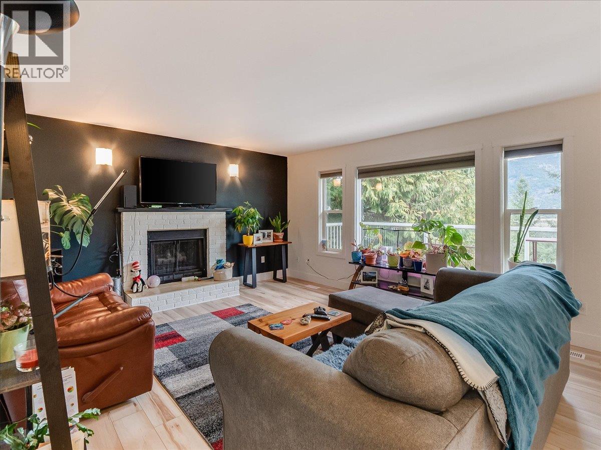 2421 12th Avenue, Castlegar