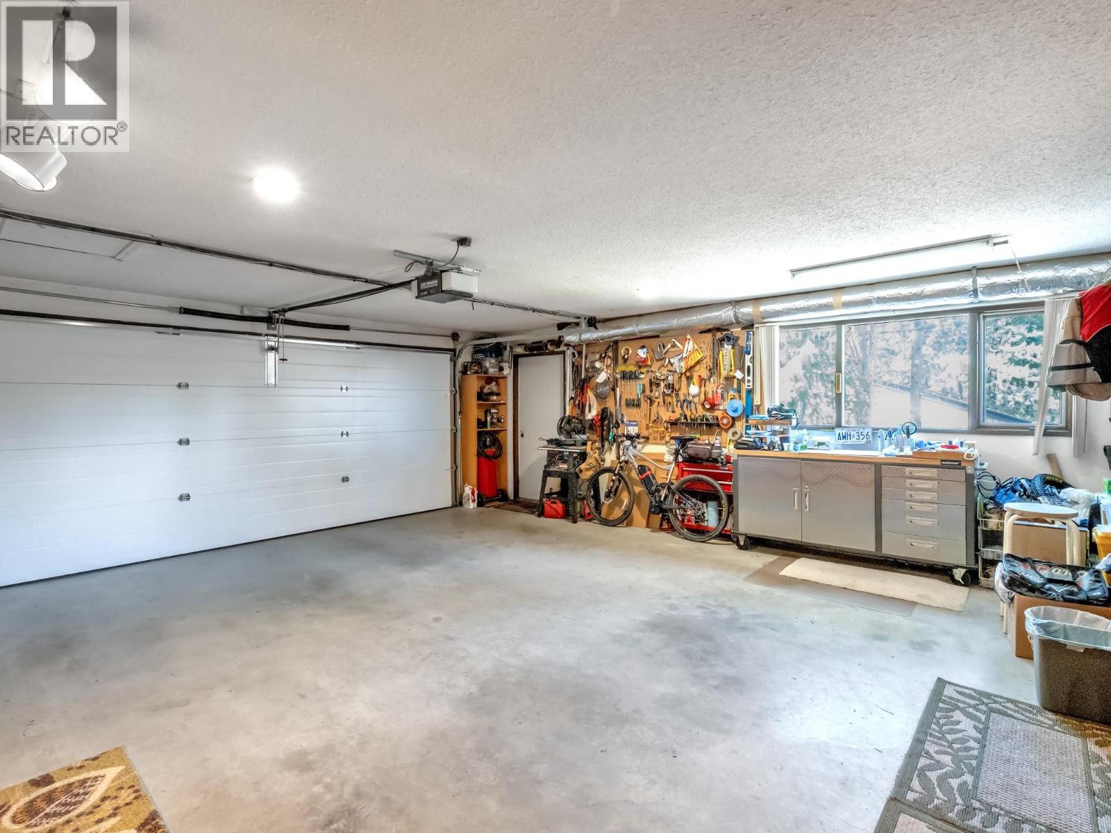 1776 Keloka Drive, West Kelowna