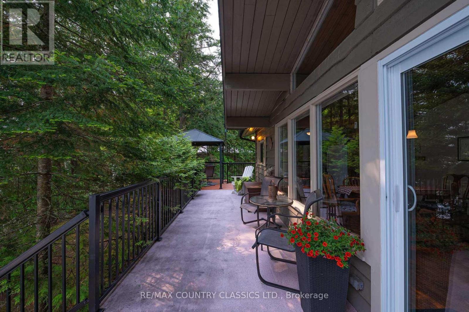 217 MOFFAT ROAD - 9