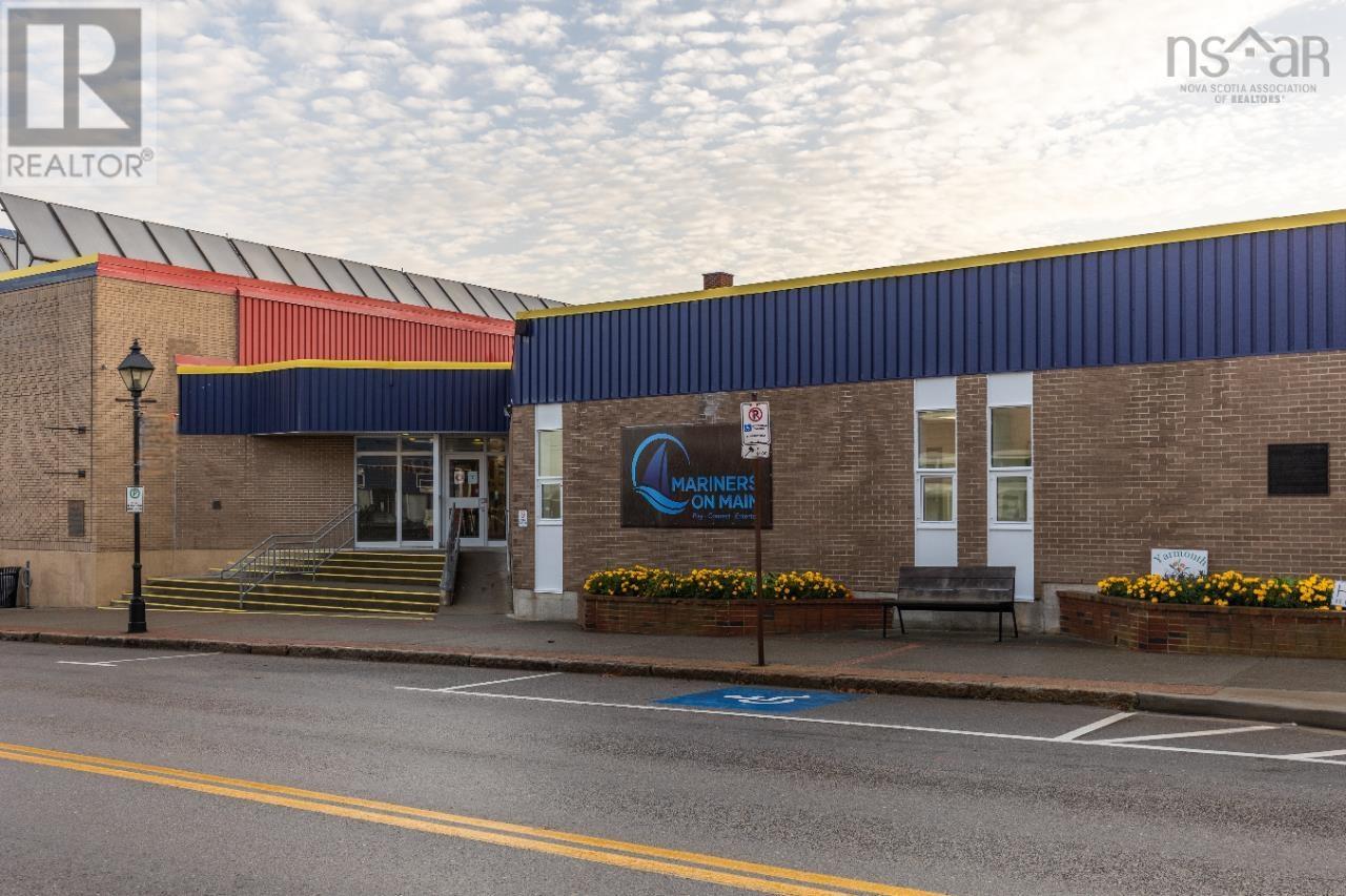 Property photo of 275 Main Street