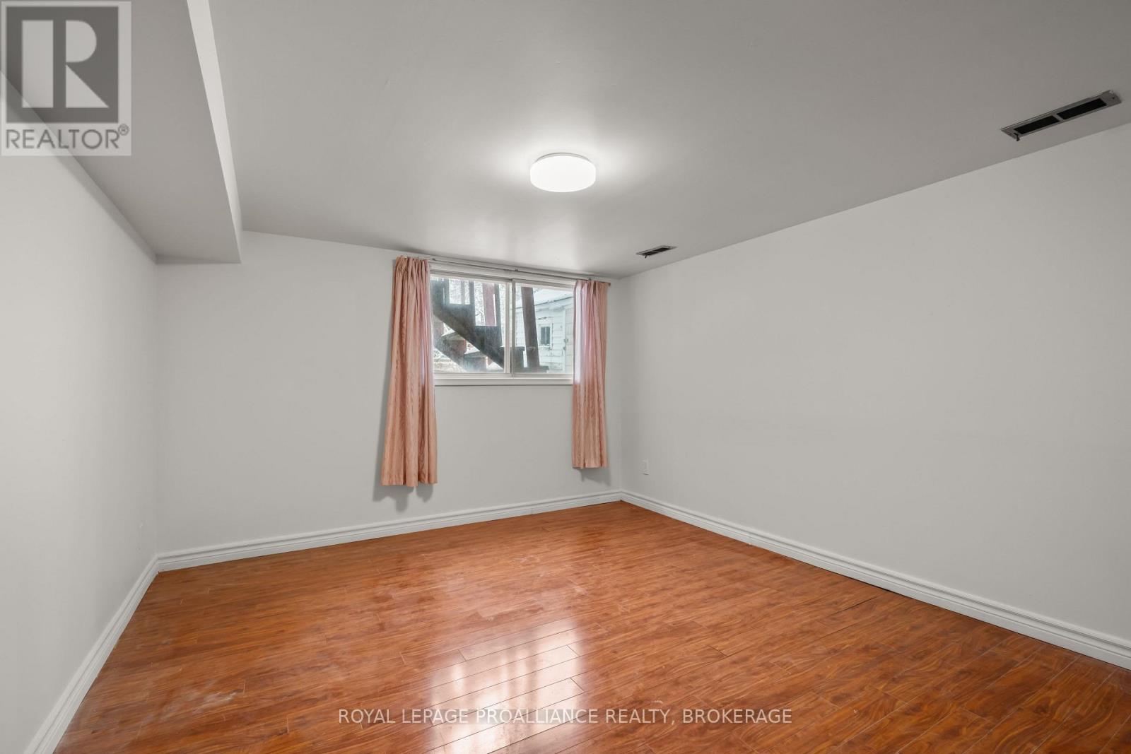 31 TORONTO STREET,Kingston (Central City East),,