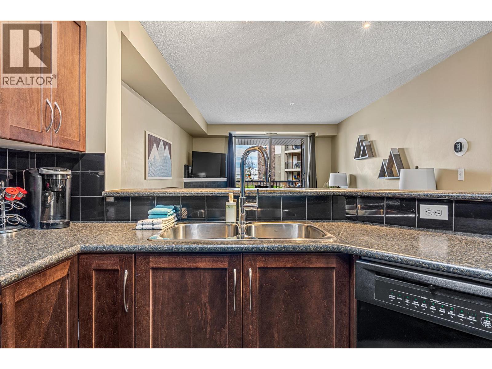 205 THIRD Avenue Unit# 1102, Invermere