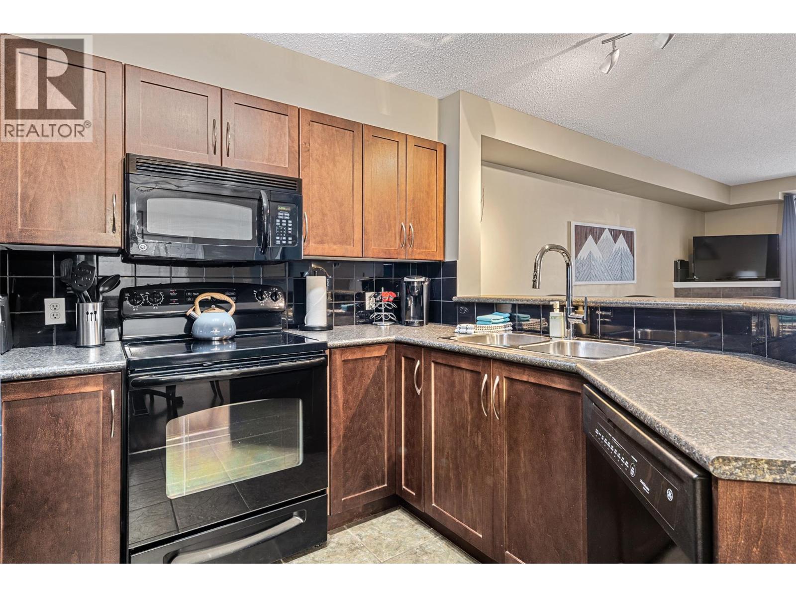 205 THIRD Avenue Unit# 1102, Invermere