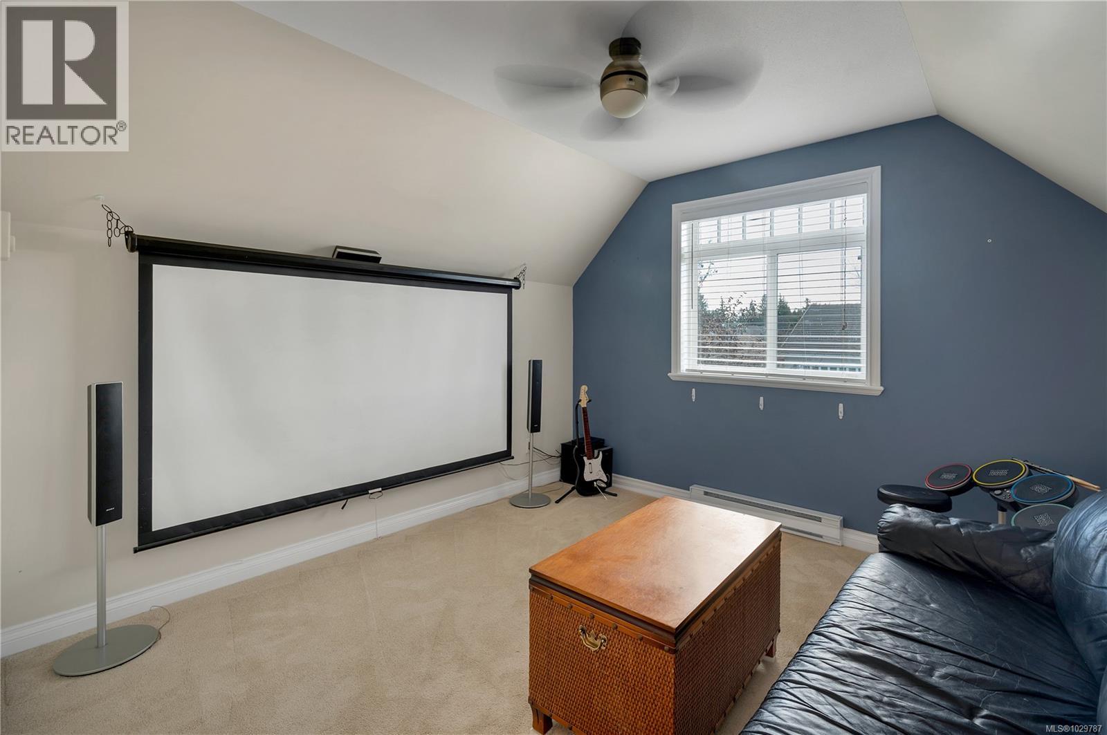2404 Idiens Way - 32