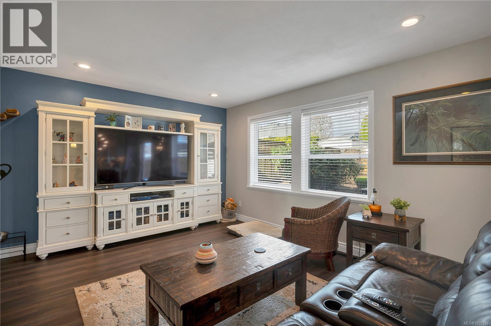 2404 Idiens Way - 5