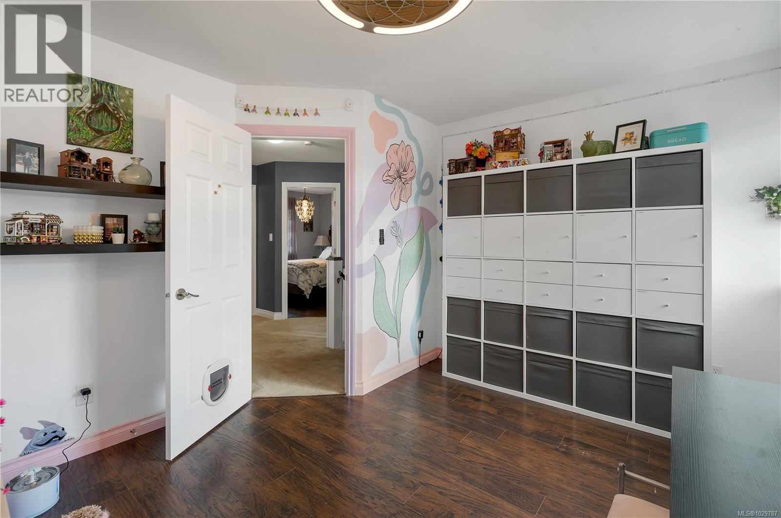 2404 Idiens Way - 36