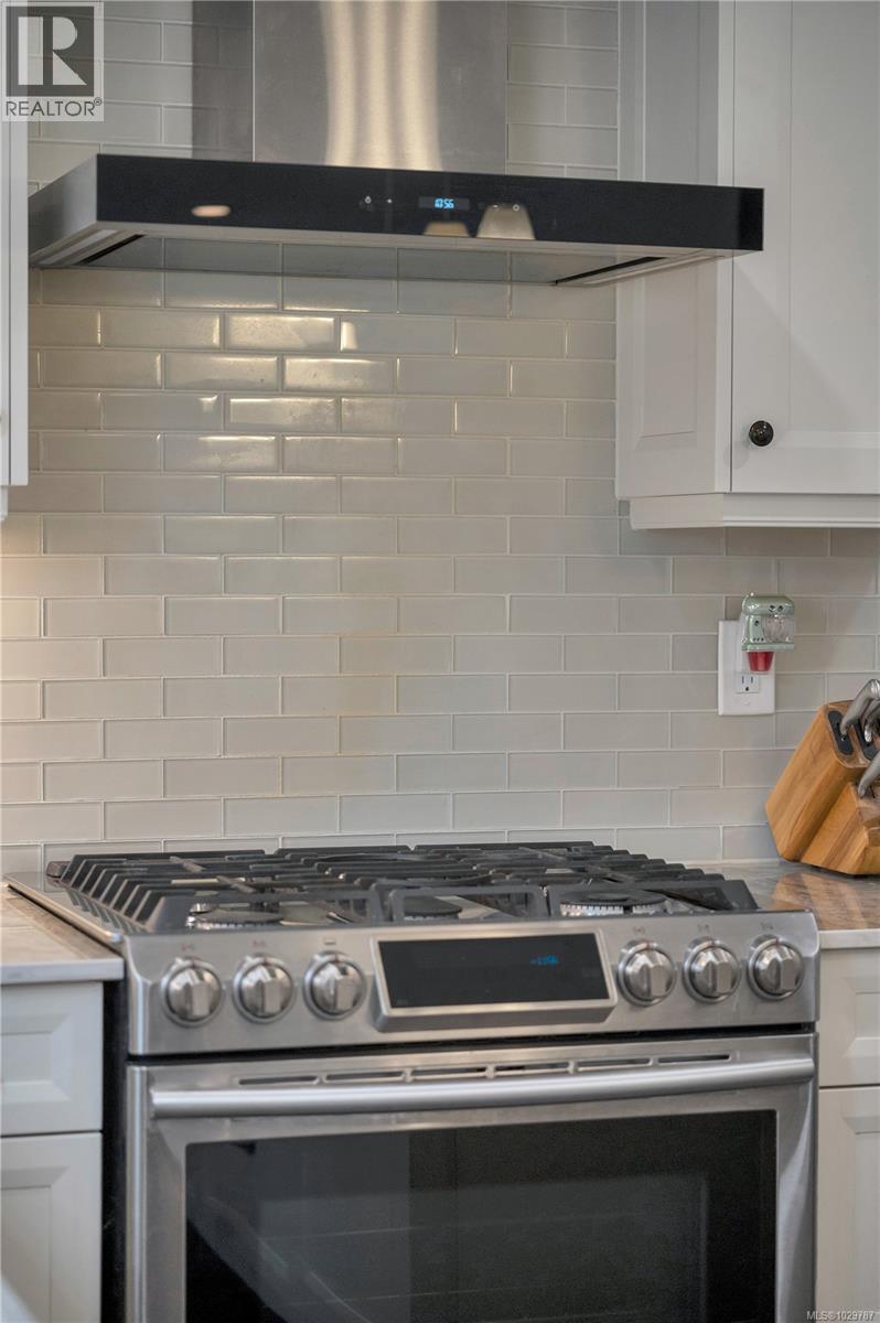 2404 IDIENS WAY - 11