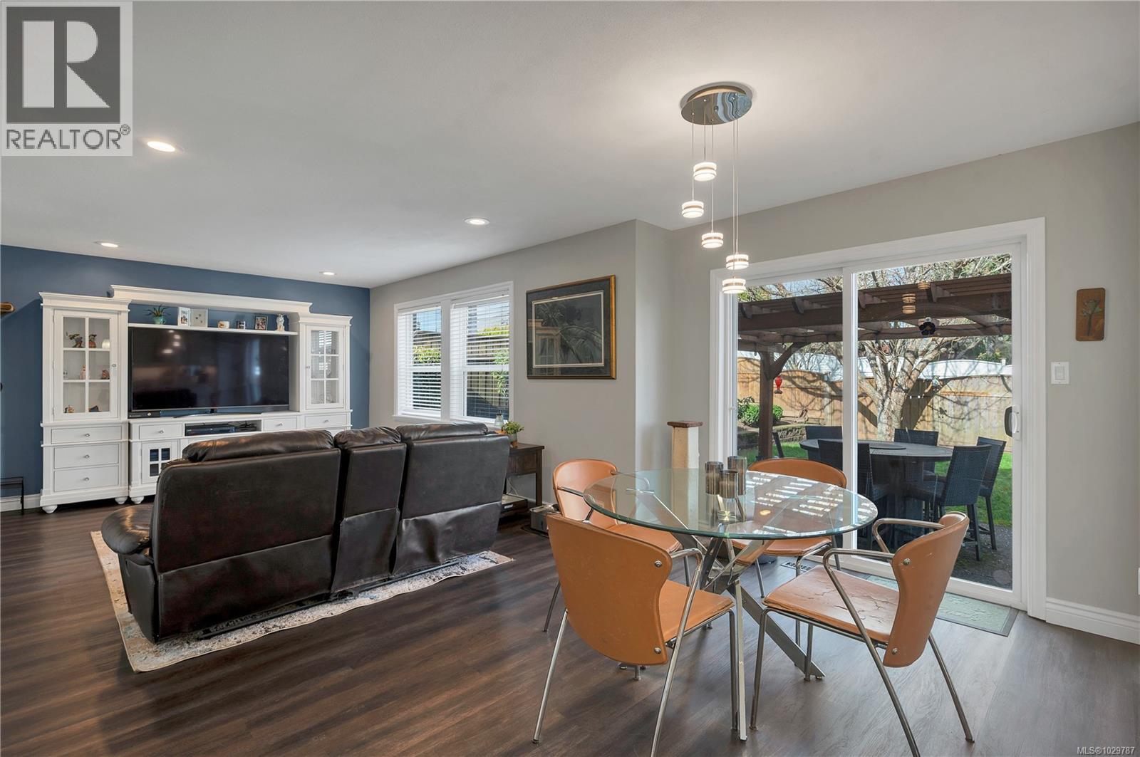 2404 Idiens Way - 17