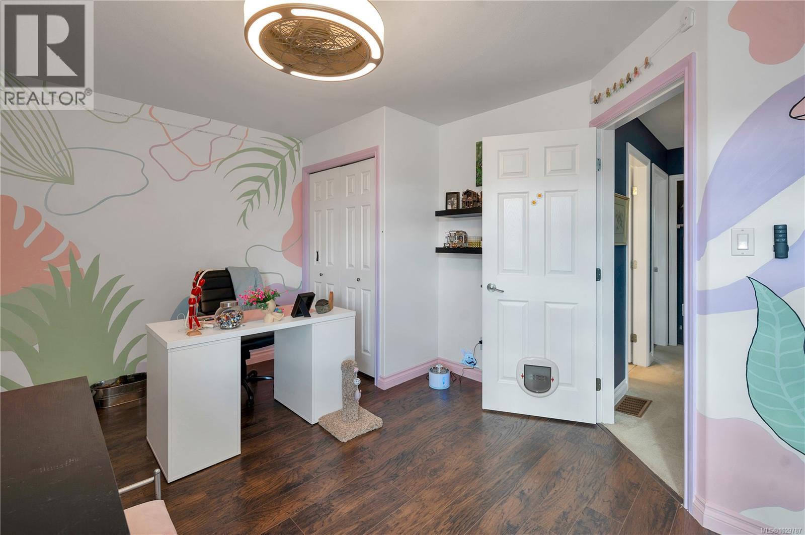 2404 Idiens Way - 35