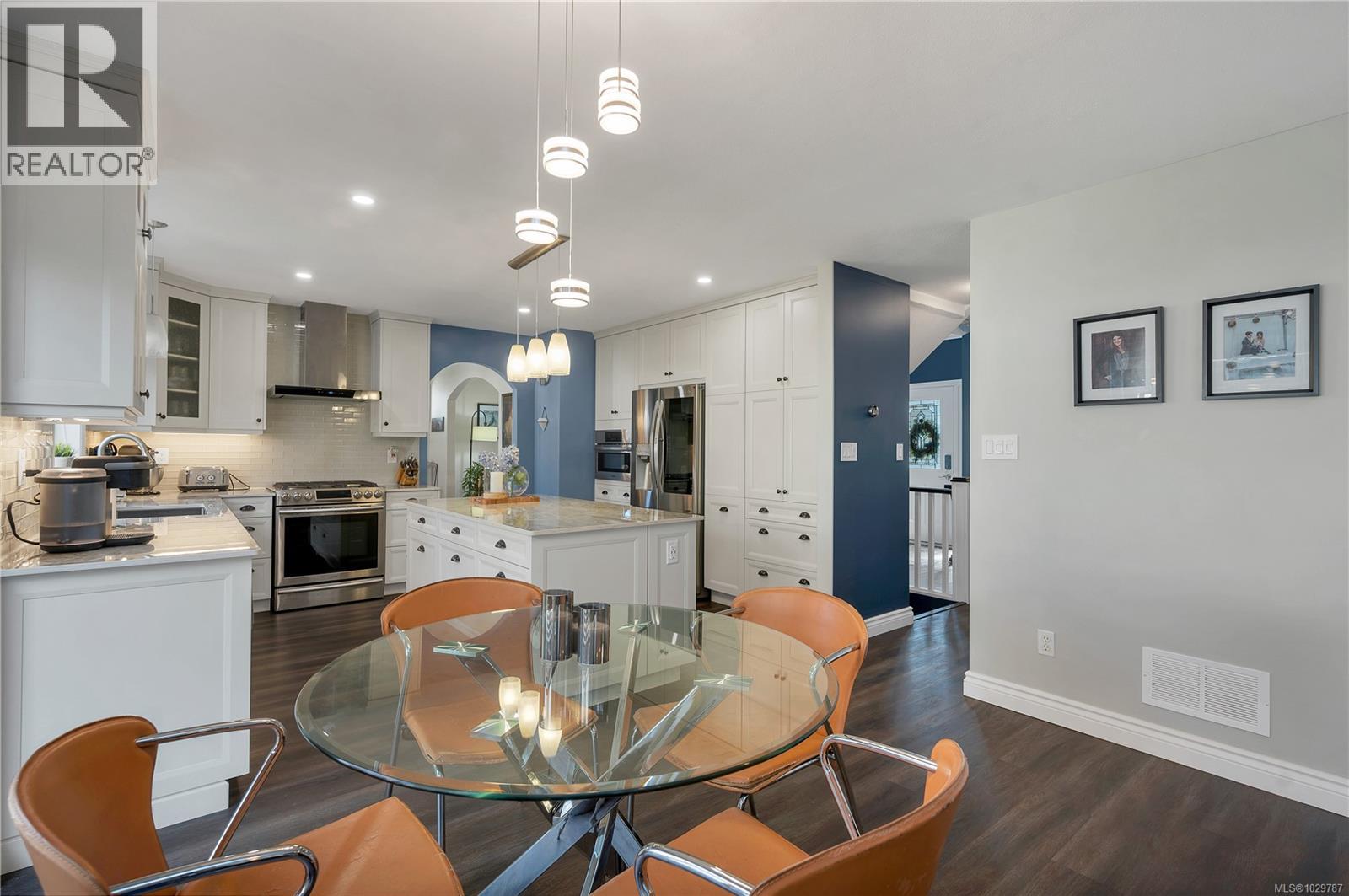 2404 Idiens Way - 14