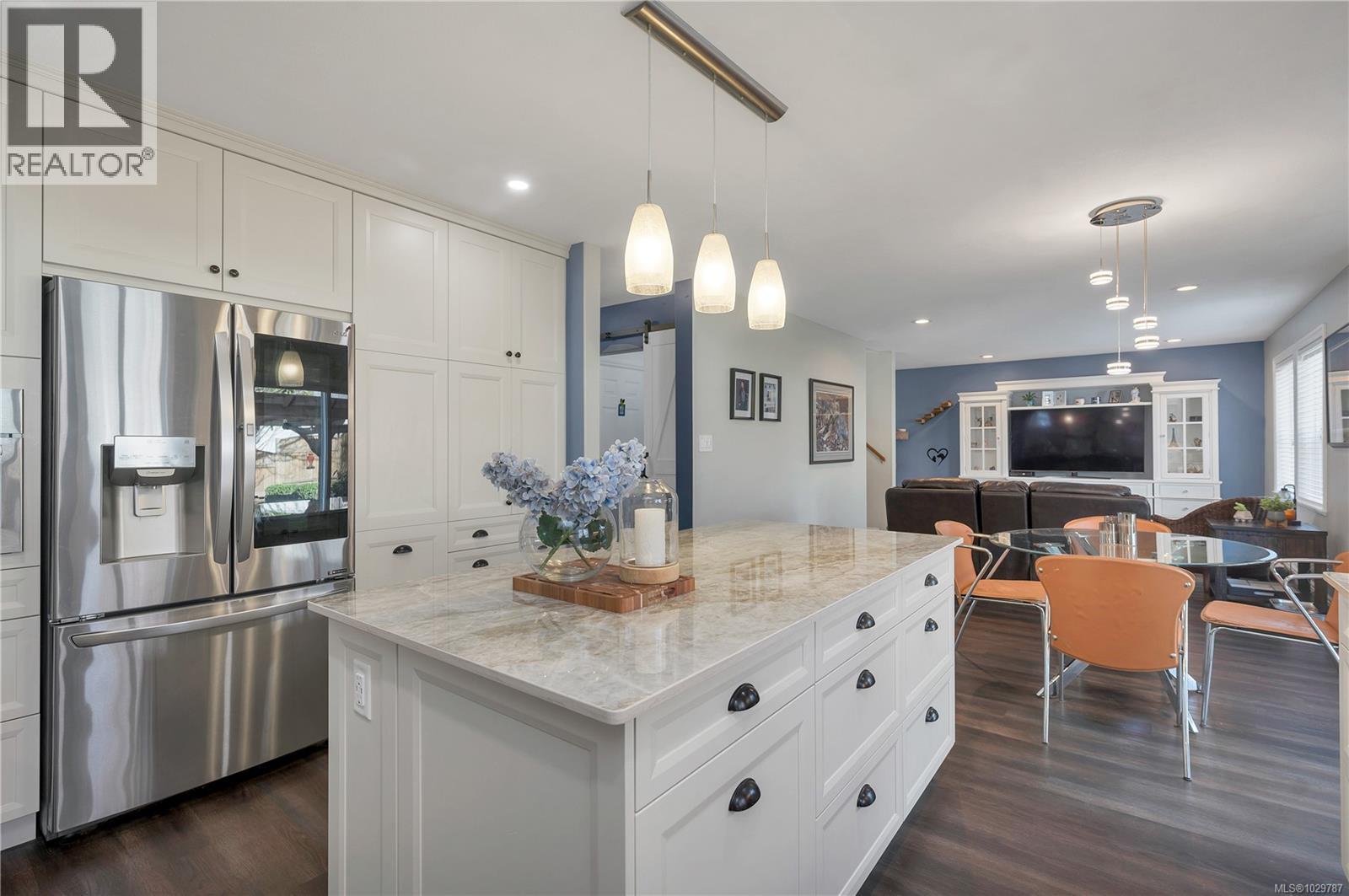 2404 Idiens Way - 7