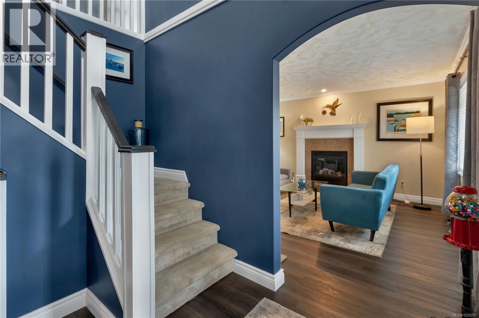 2404 Idiens Way - 25