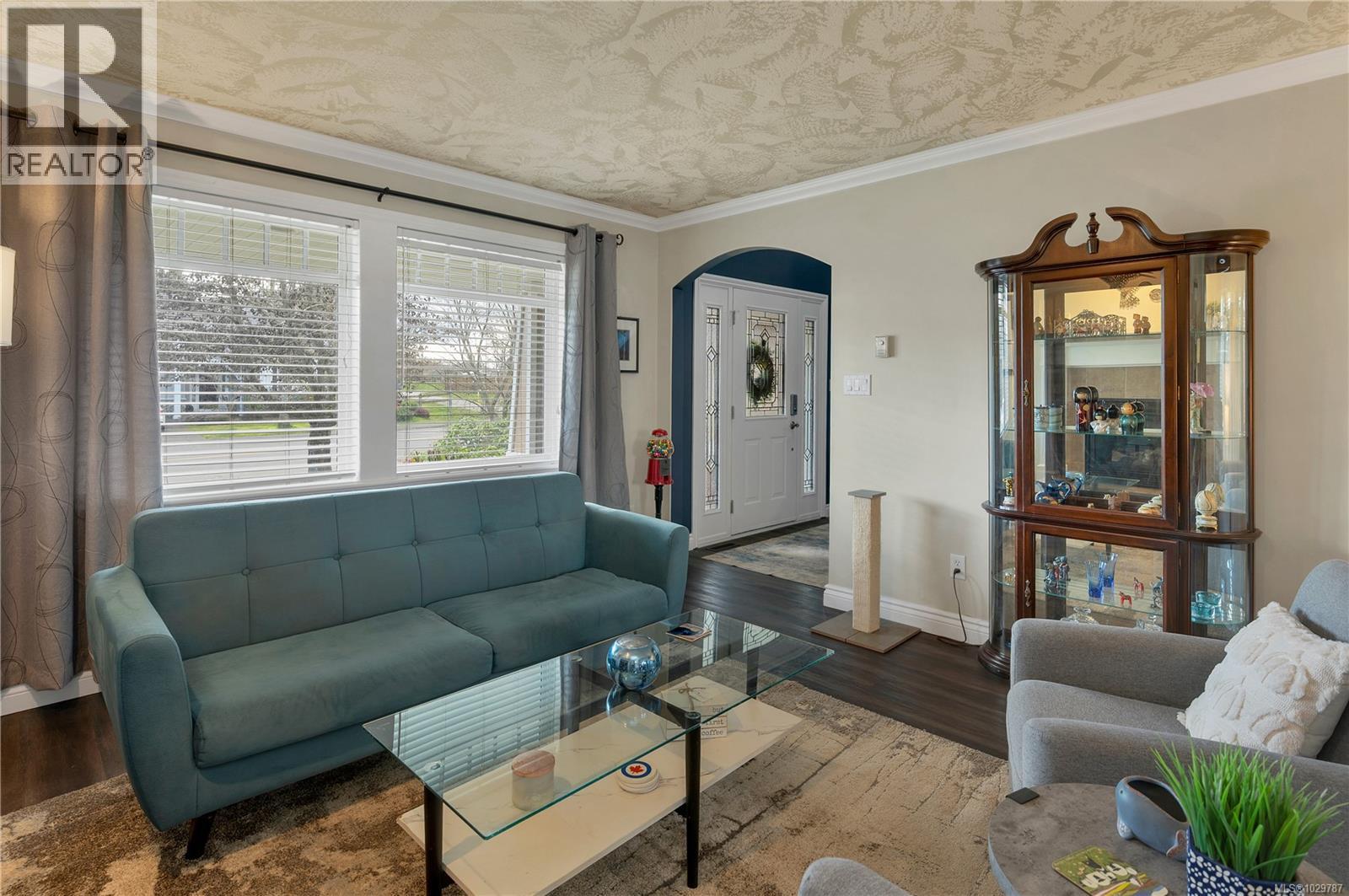 2404 Idiens Way - 29