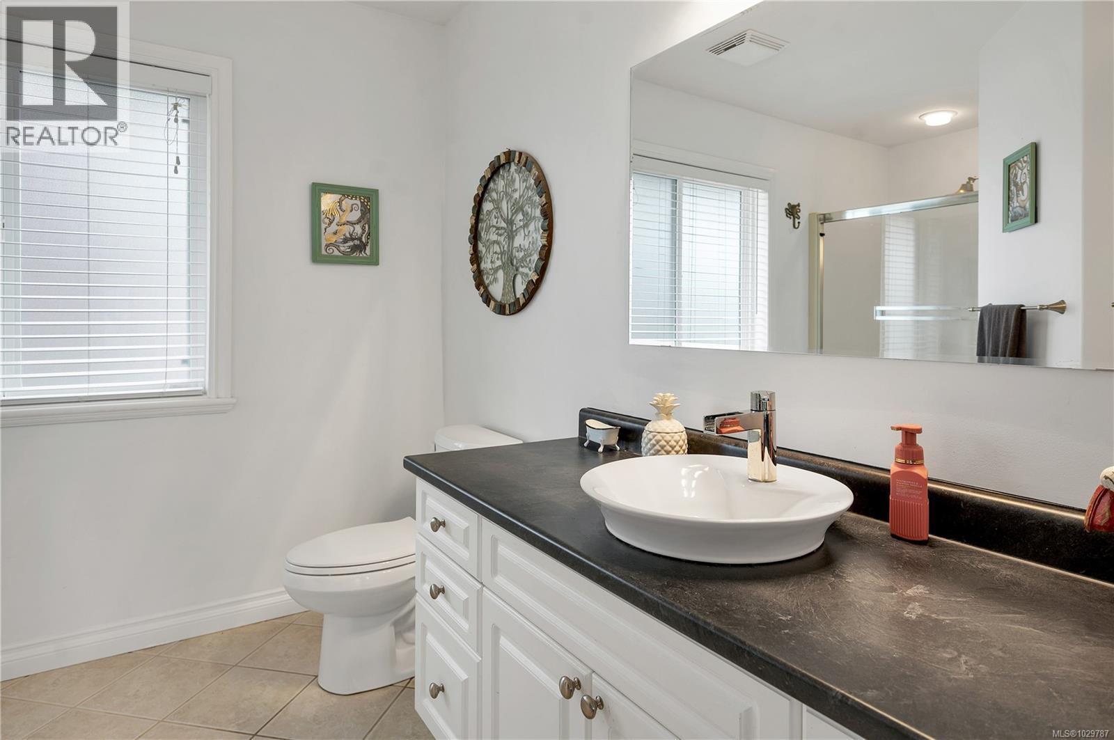 2404 Idiens Way - 48