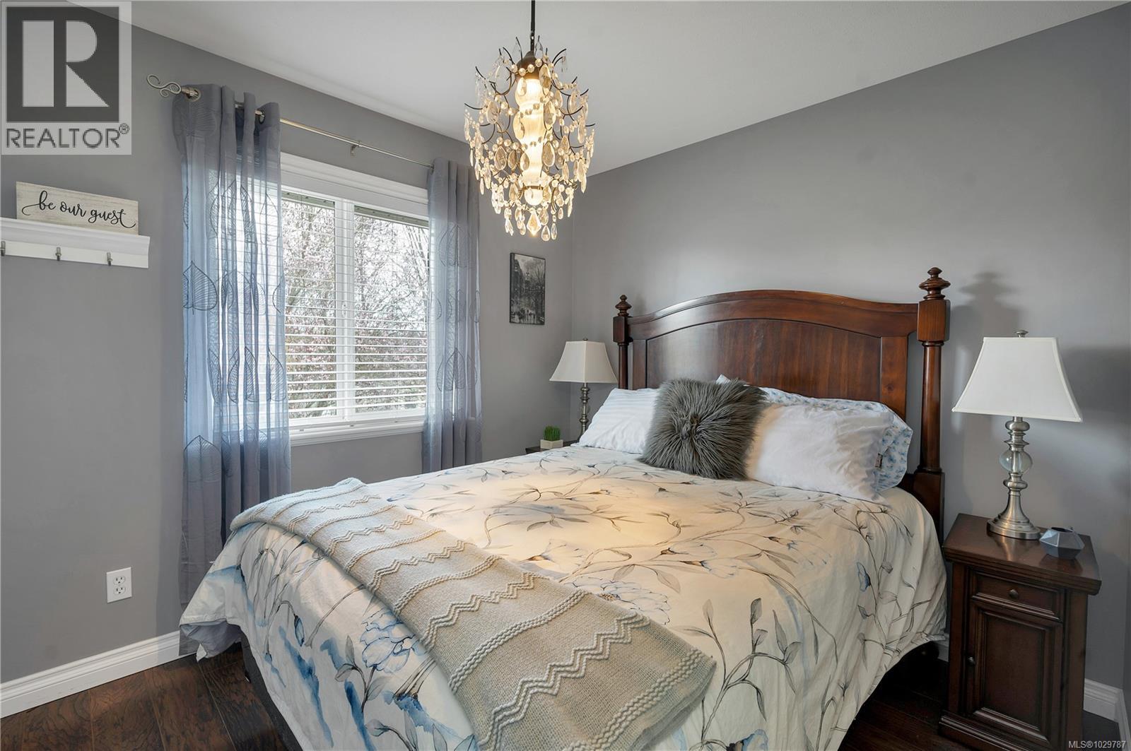 2404 Idiens Way - 43