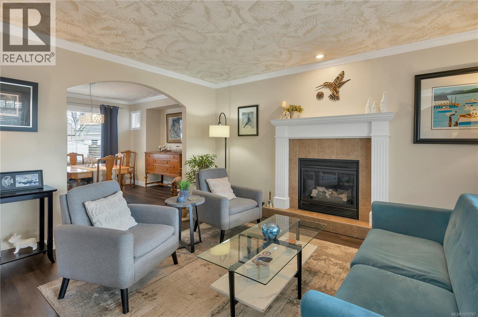 2404 Idiens Way - 27