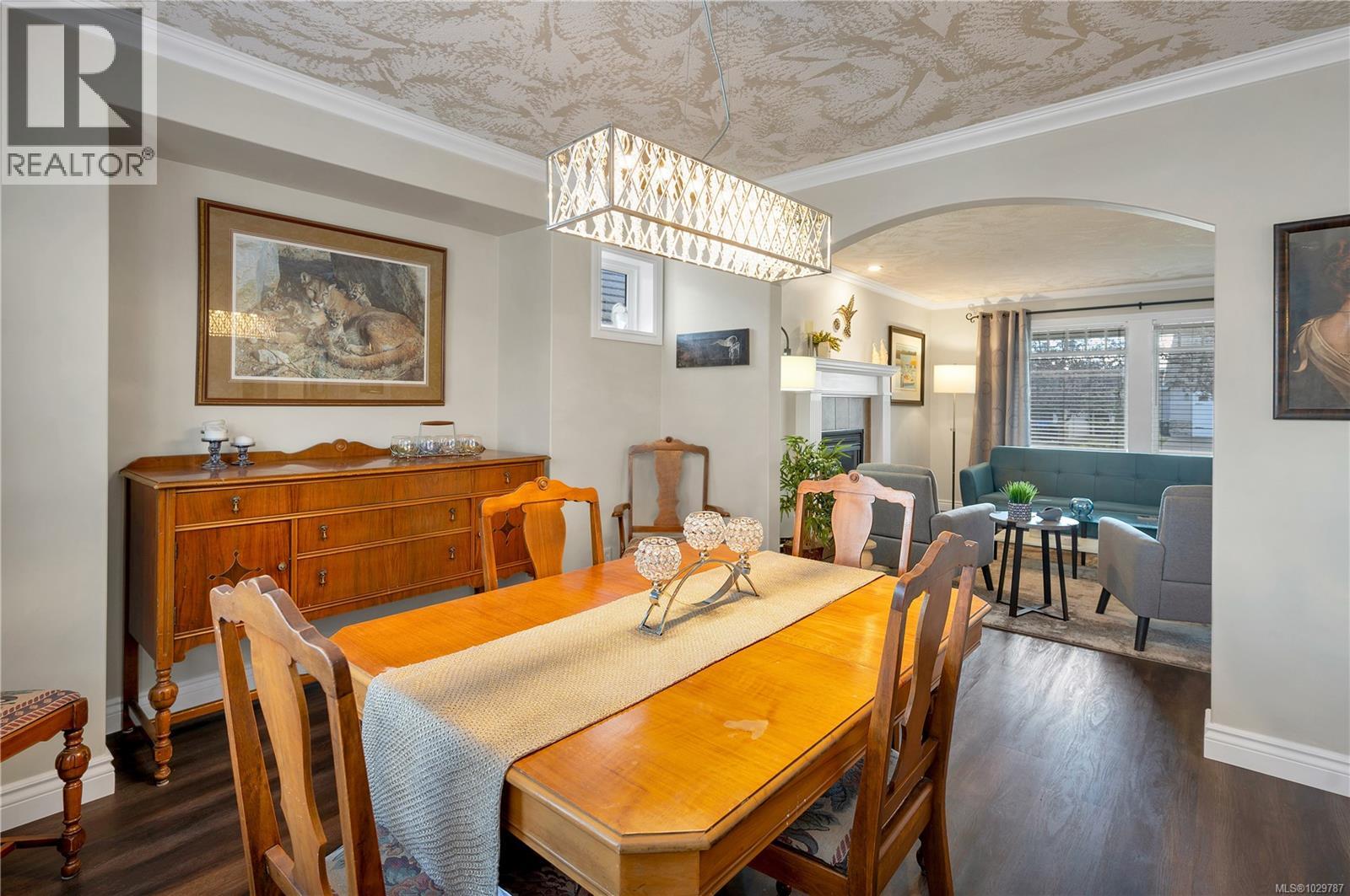 2404 Idiens Way - 31