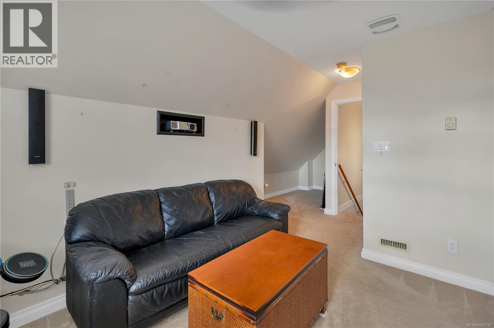 2404 Idiens Way - 33