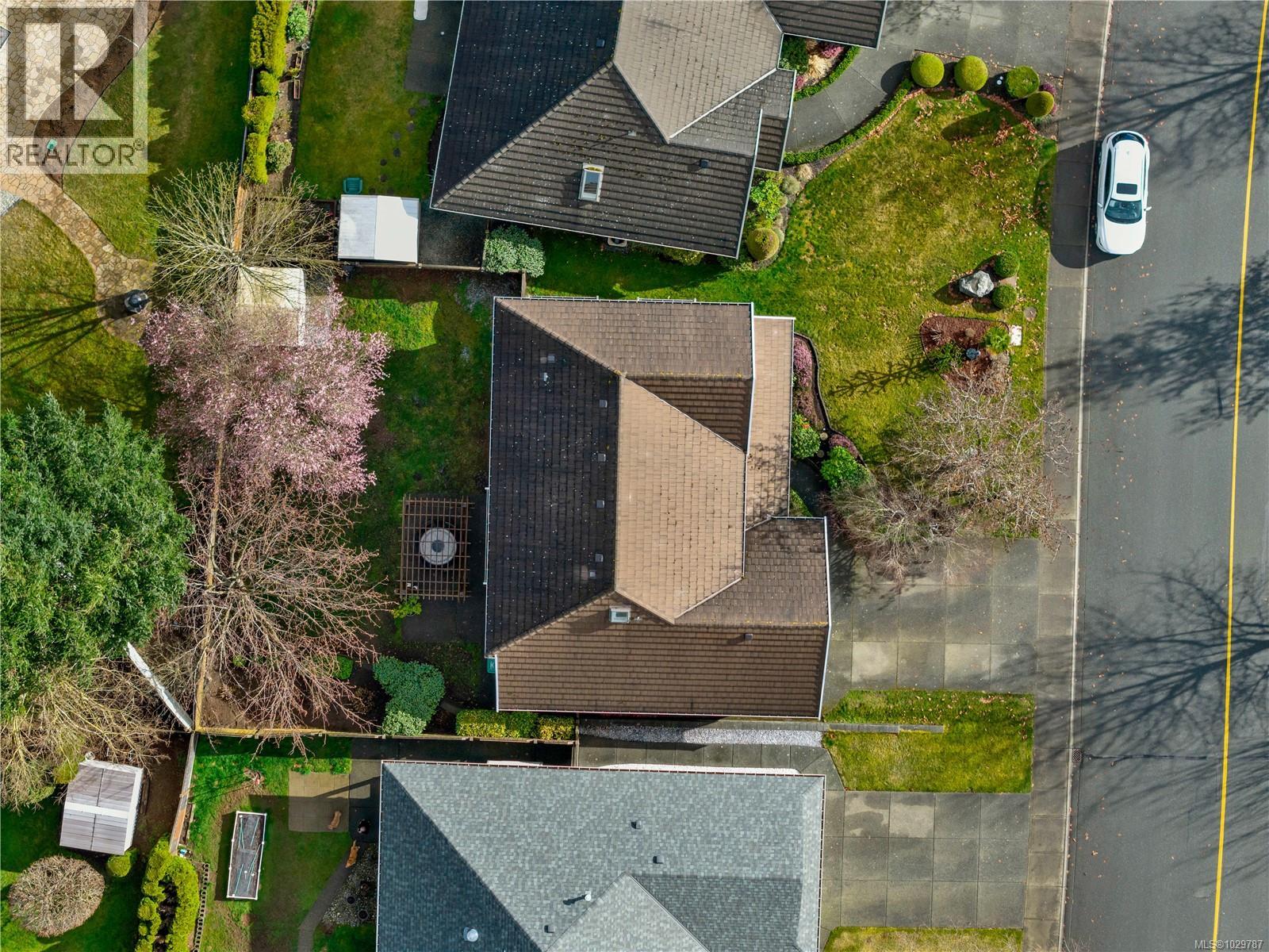 2404 Idiens Way - 3