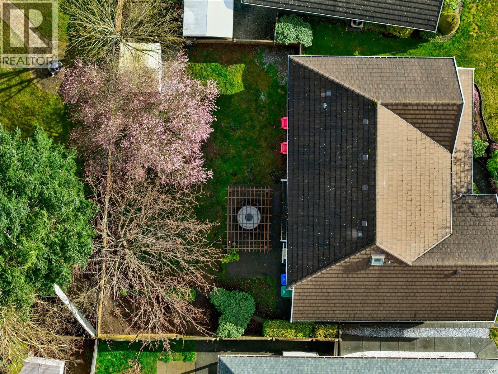 2404 Idiens Way - 4