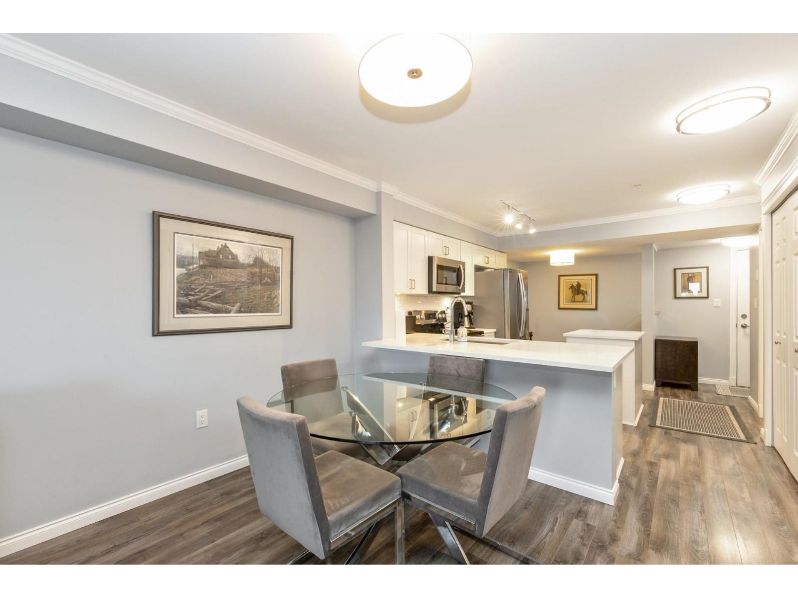 211 15210 PACIFIC AVENUE, White Rock