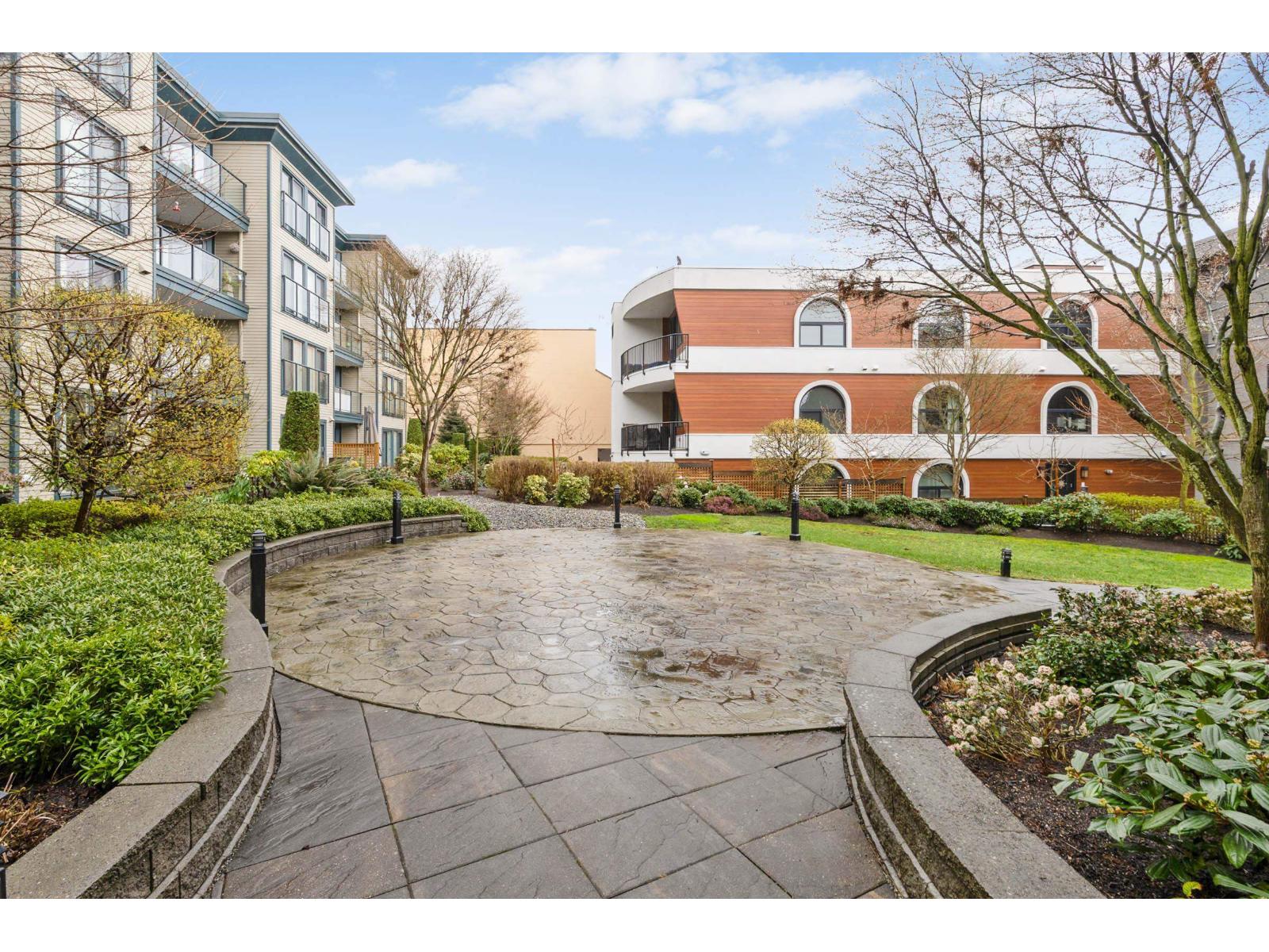 211 15210 PACIFIC AVENUE, White Rock