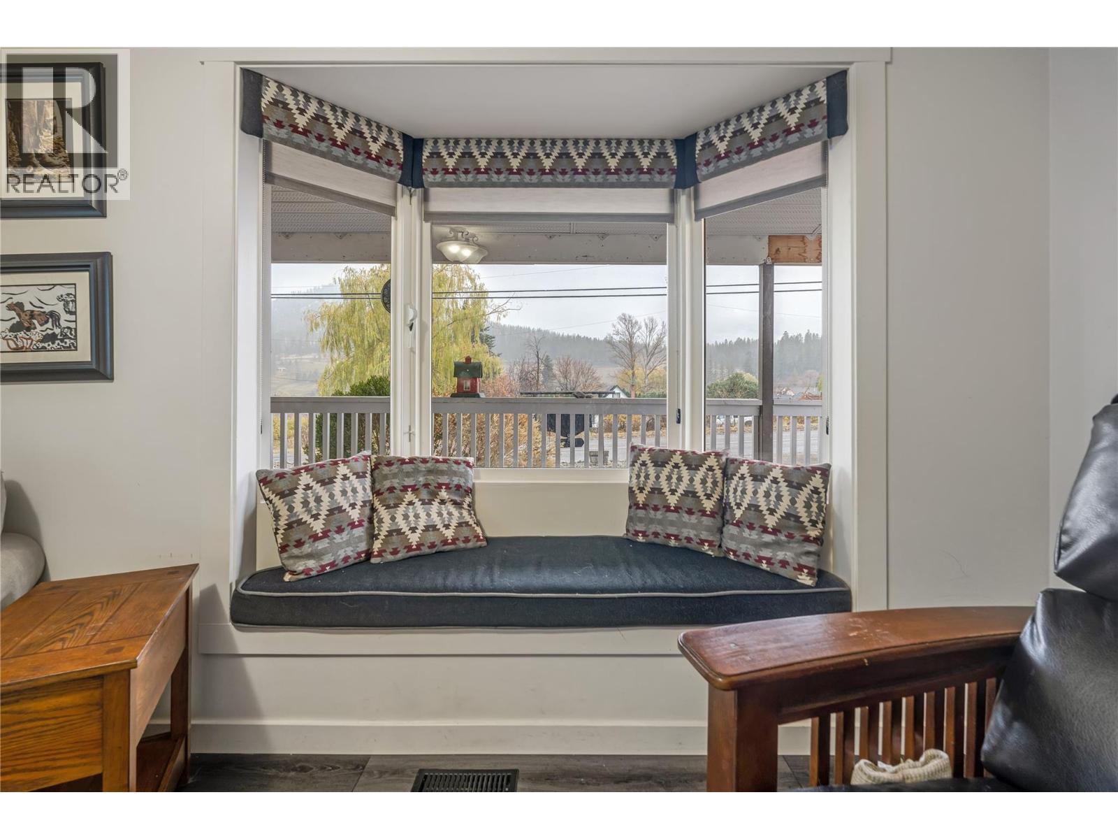 15902 Prairie Valley Road, Summerland