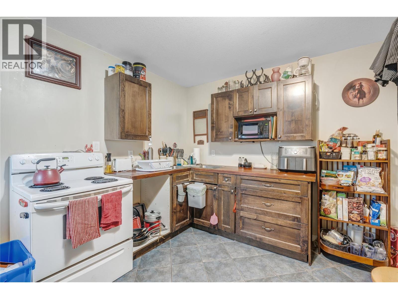 15902 Prairie Valley Road, Summerland