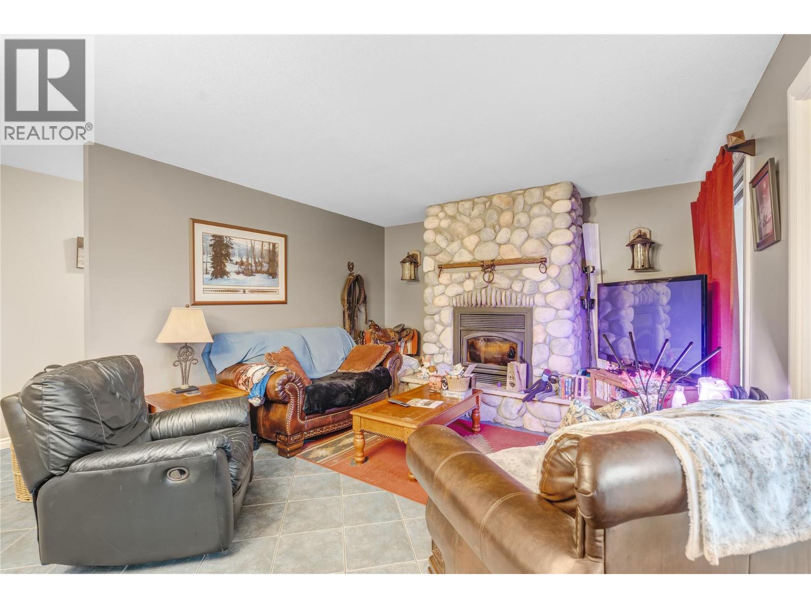 15902 Prairie Valley Road, Summerland