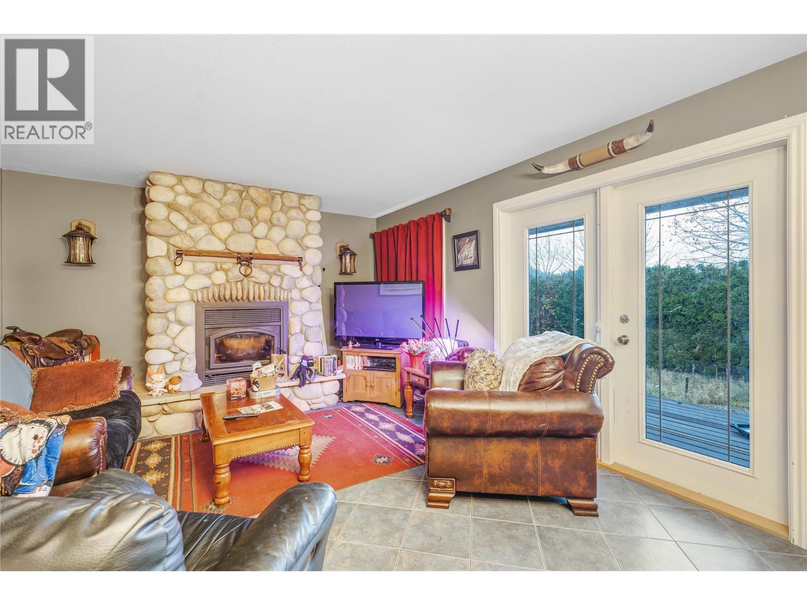 15902 Prairie Valley Road, Summerland