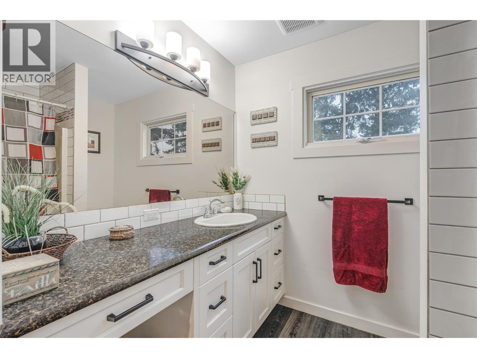 15902 Prairie Valley Road, Summerland