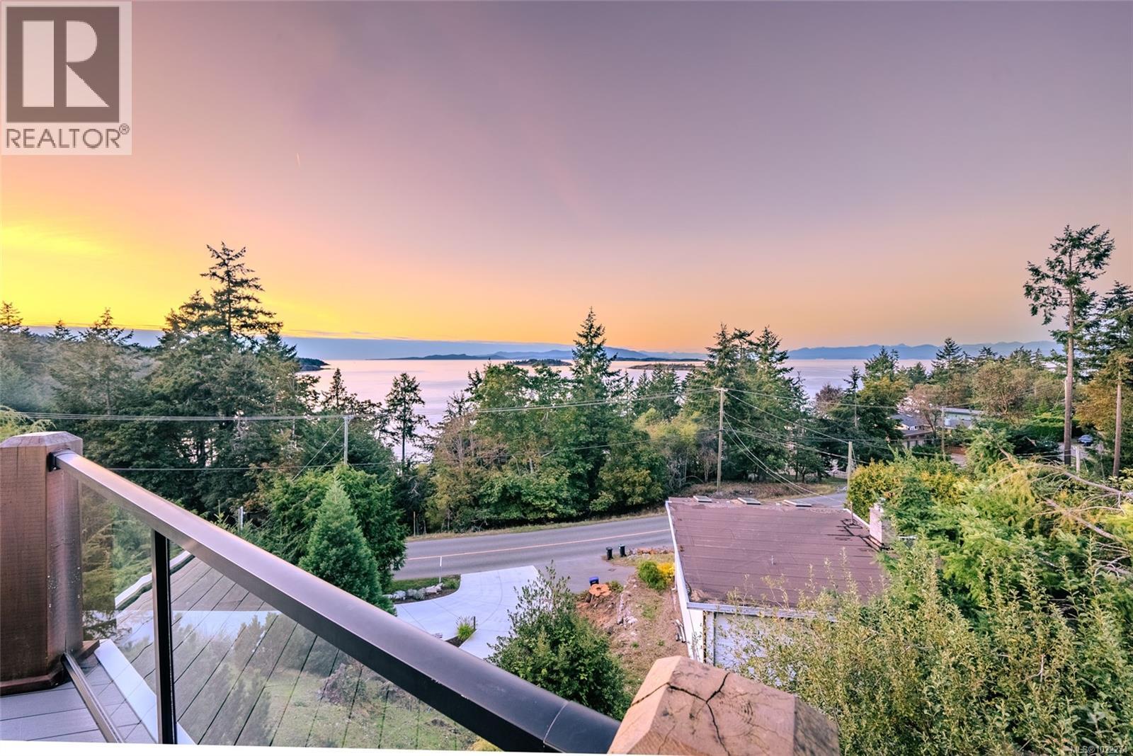 3182 DOLPHIN DR - 24