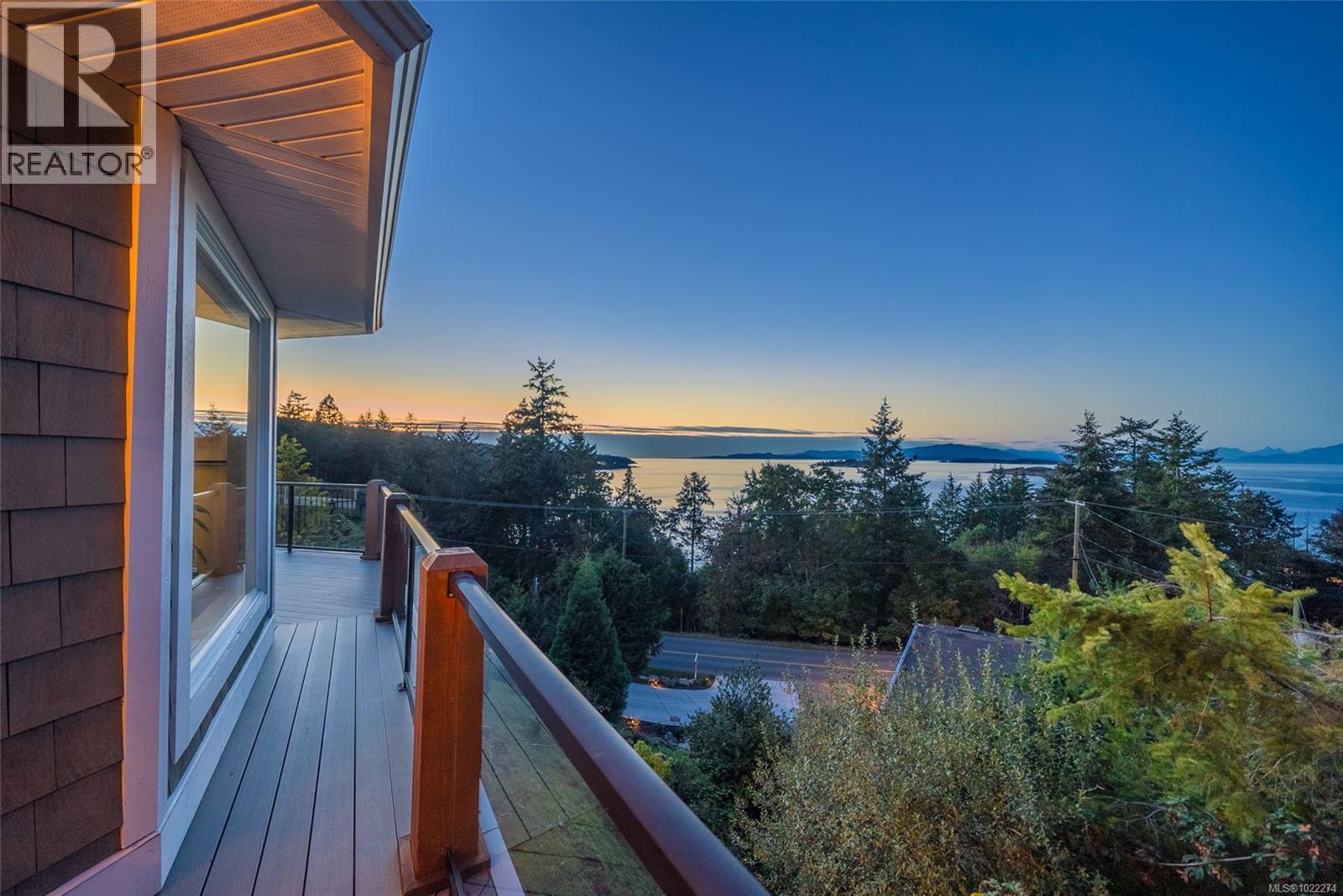 3182 DOLPHIN DR - 27