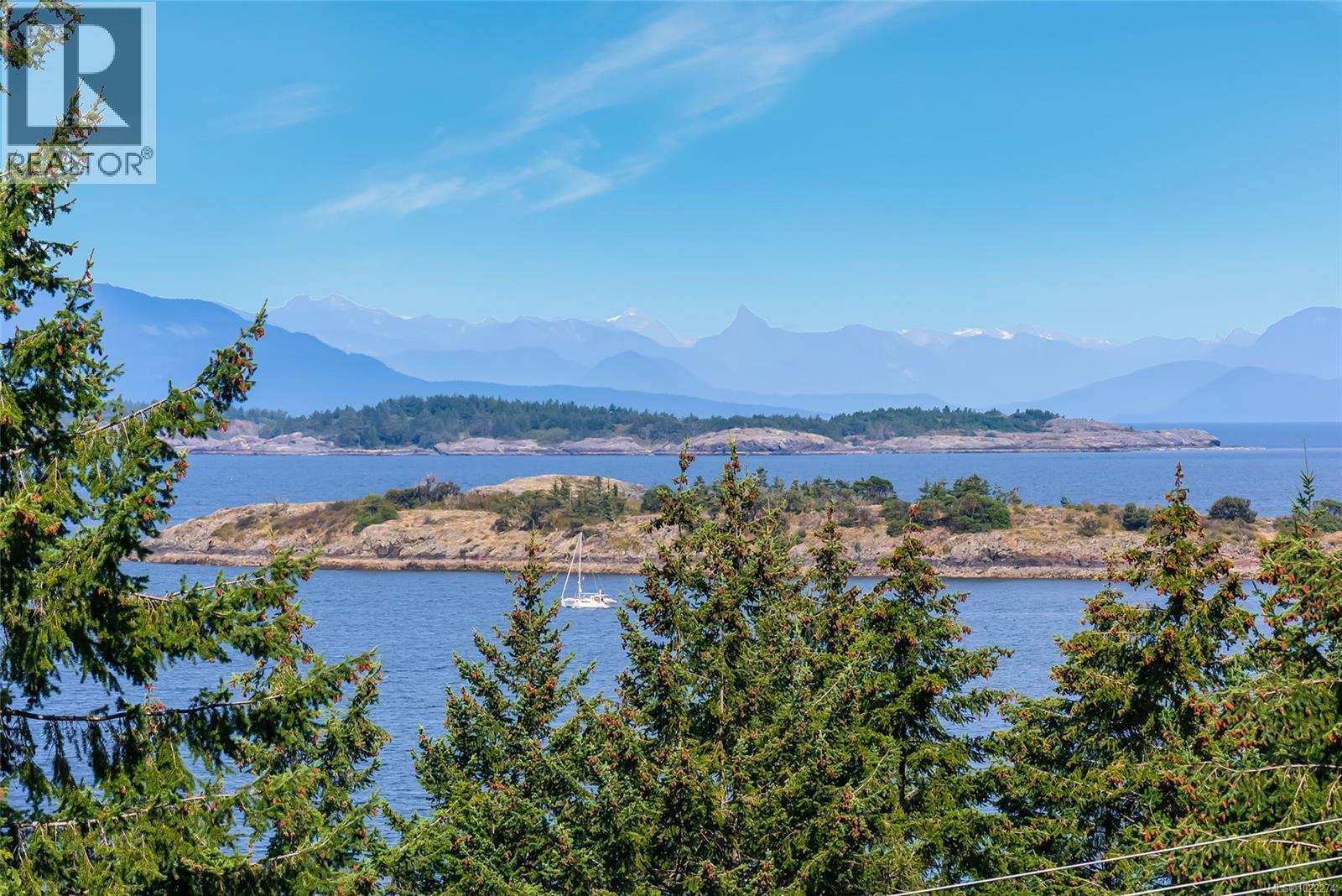 3182 DOLPHIN DR - 32